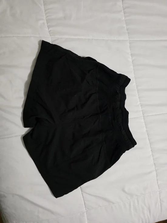lululemon Dance Studio Shorts NWOT - Picture 2 of 4